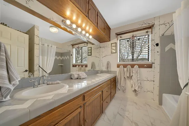 $749,900 | 10516 Thompson Way, Valley Springs, CA 95252