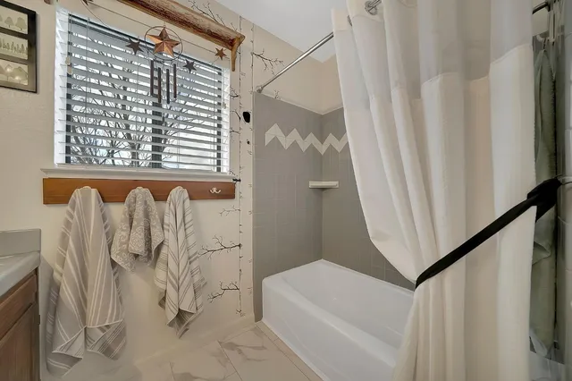 $749,900 | 10516 Thompson Way, Valley Springs, CA 95252