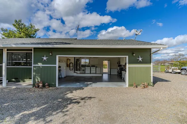 $749,900 | 10516 Thompson Way, Valley Springs, CA 95252