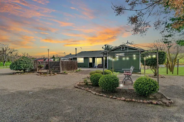 $749,900 | 10516 Thompson Way, Valley Springs, CA 95252