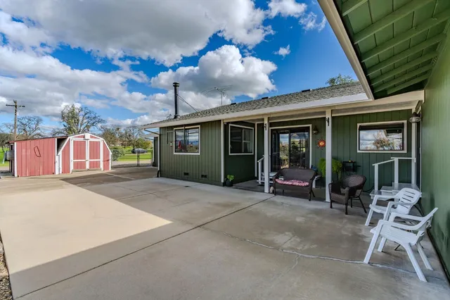 $749,900 | 10516 Thompson Way, Valley Springs, CA 95252