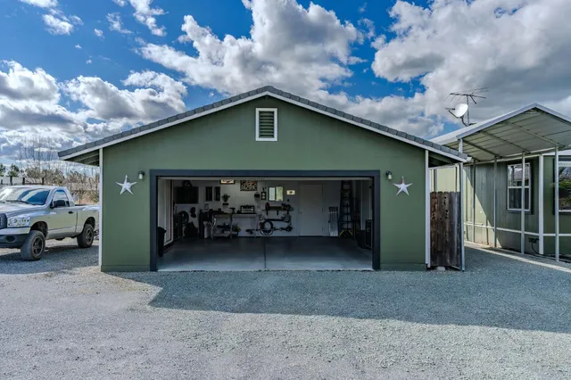 $749,900 | 10516 Thompson Way, Valley Springs, CA 95252