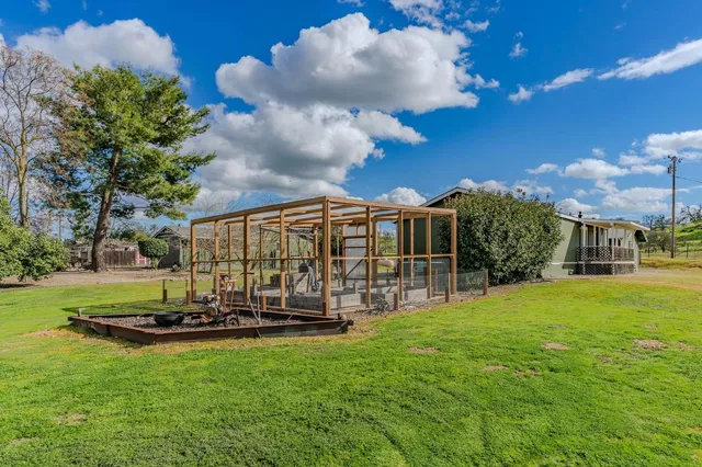 $749,900 | 10516 Thompson Way, Valley Springs, CA 95252