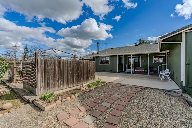 $749,900 | 10516 Thompson Way, Valley Springs, CA 95252