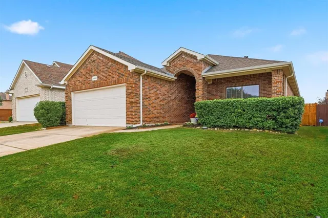 $365,000 | 10260 Los Barros Trail, Fort Worth, TX 76177