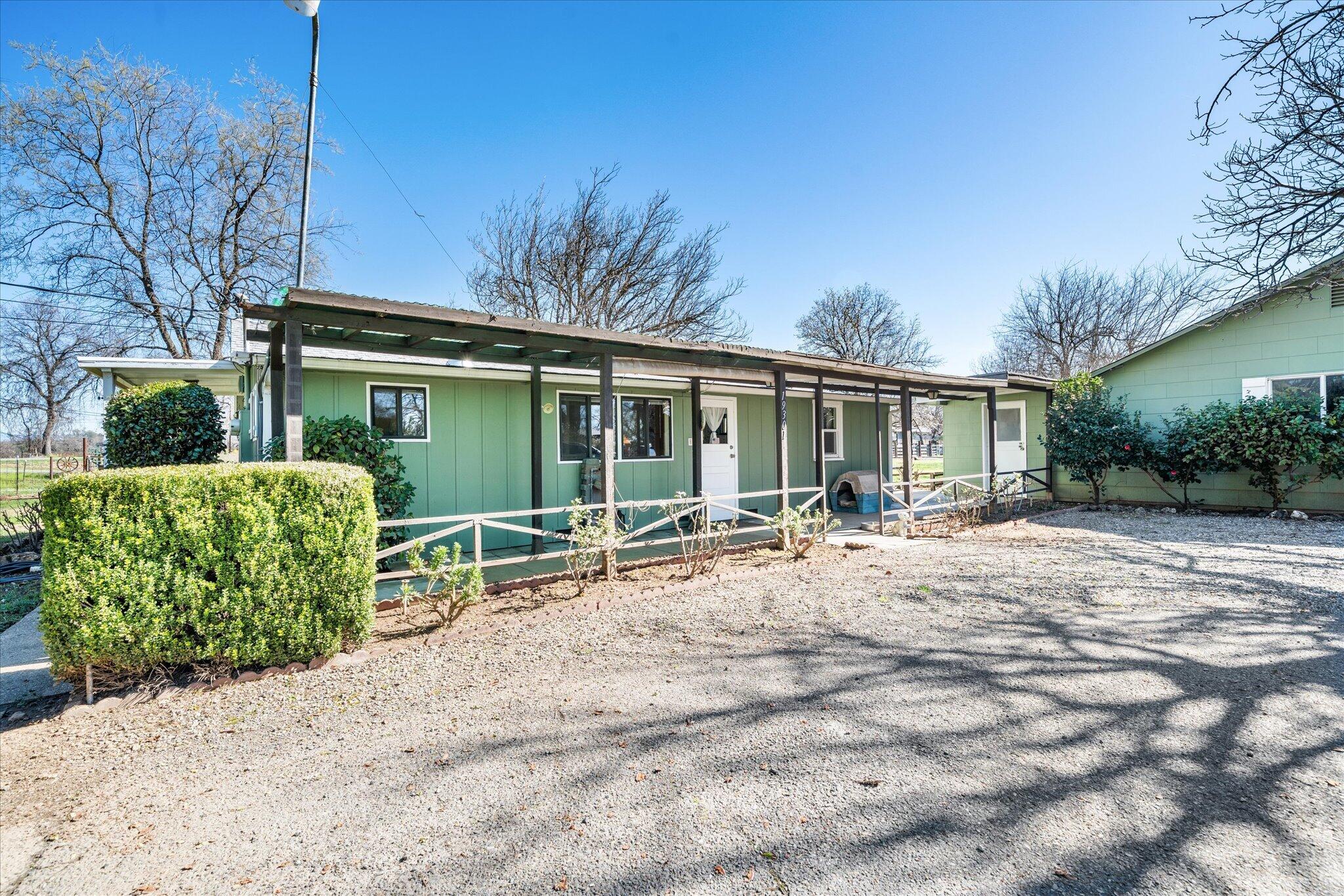 19301 Smith Road Redding, CA 96002 - Photo 16 of 62 21-BiggerFlow Real Estate Media-20