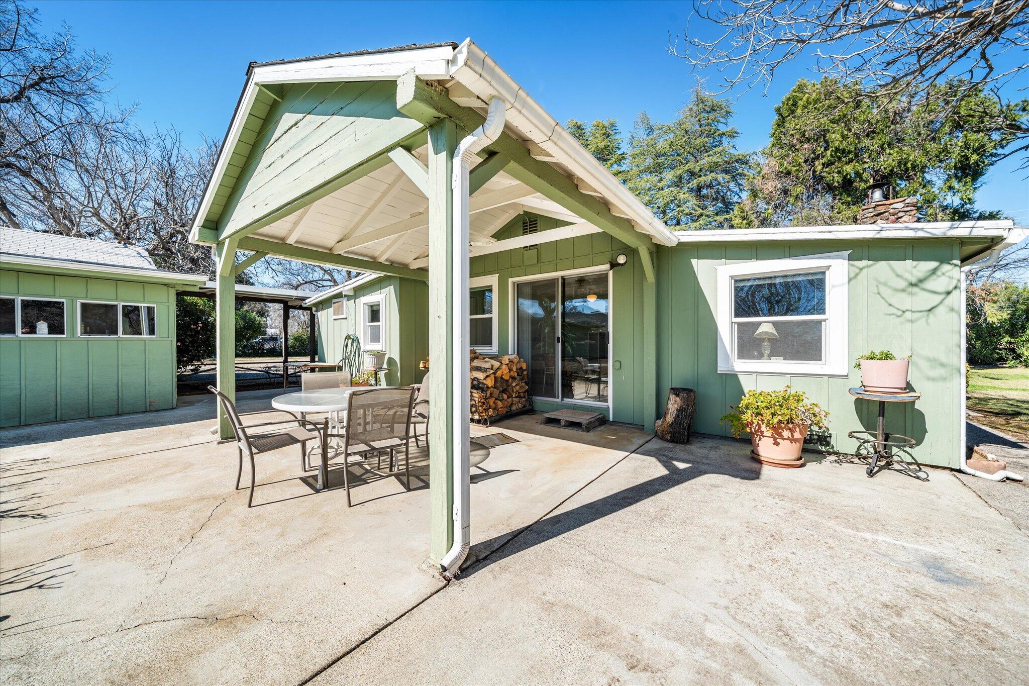 19301 Smith Road Redding, CA 96002 - Photo 17 of 62 23-BiggerFlow Real Estate Media-22