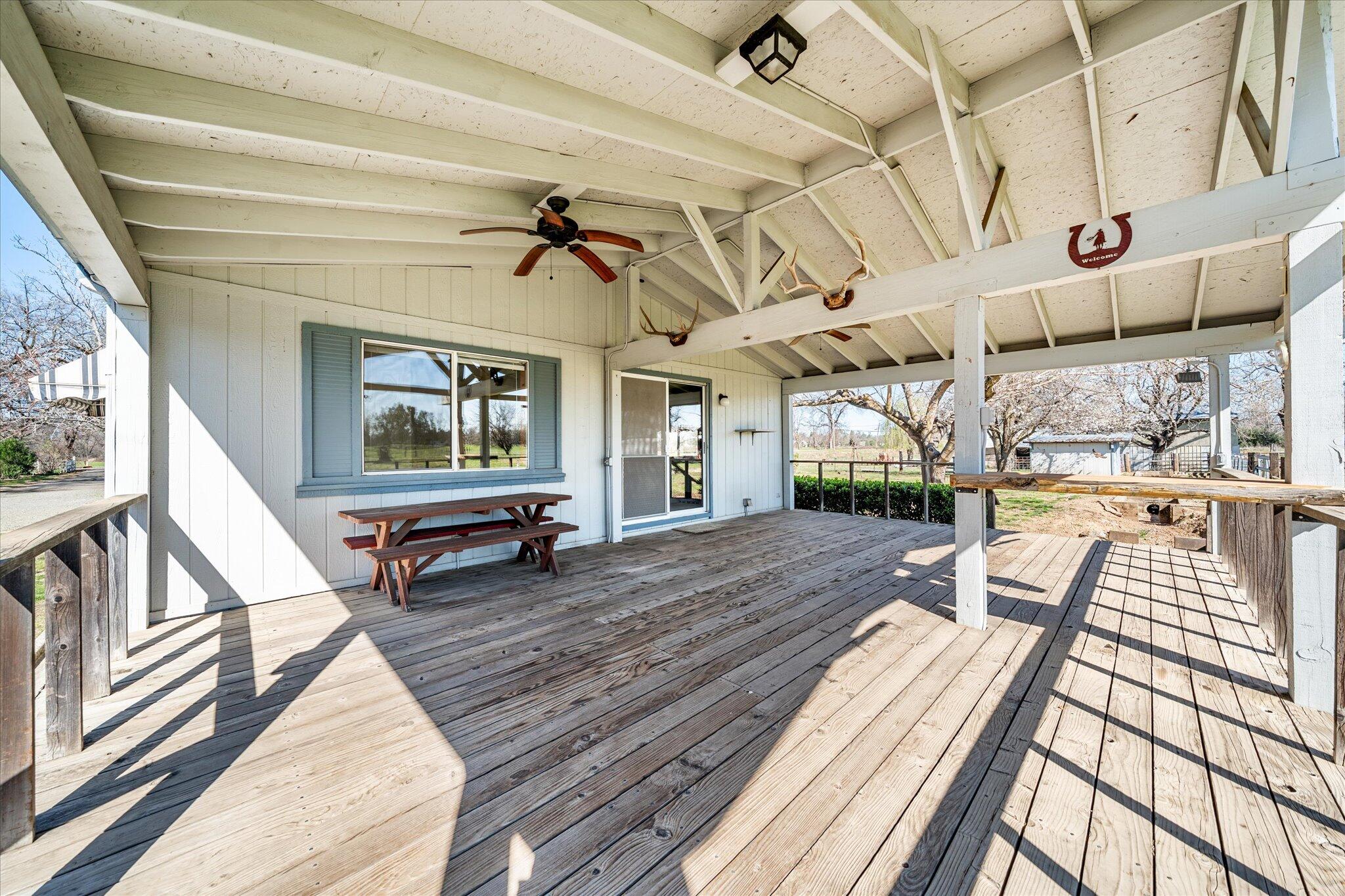 19301 Smith Road Redding, CA 96002 - Photo 26 of 62 32-BiggerFlow Real Estate Media-31