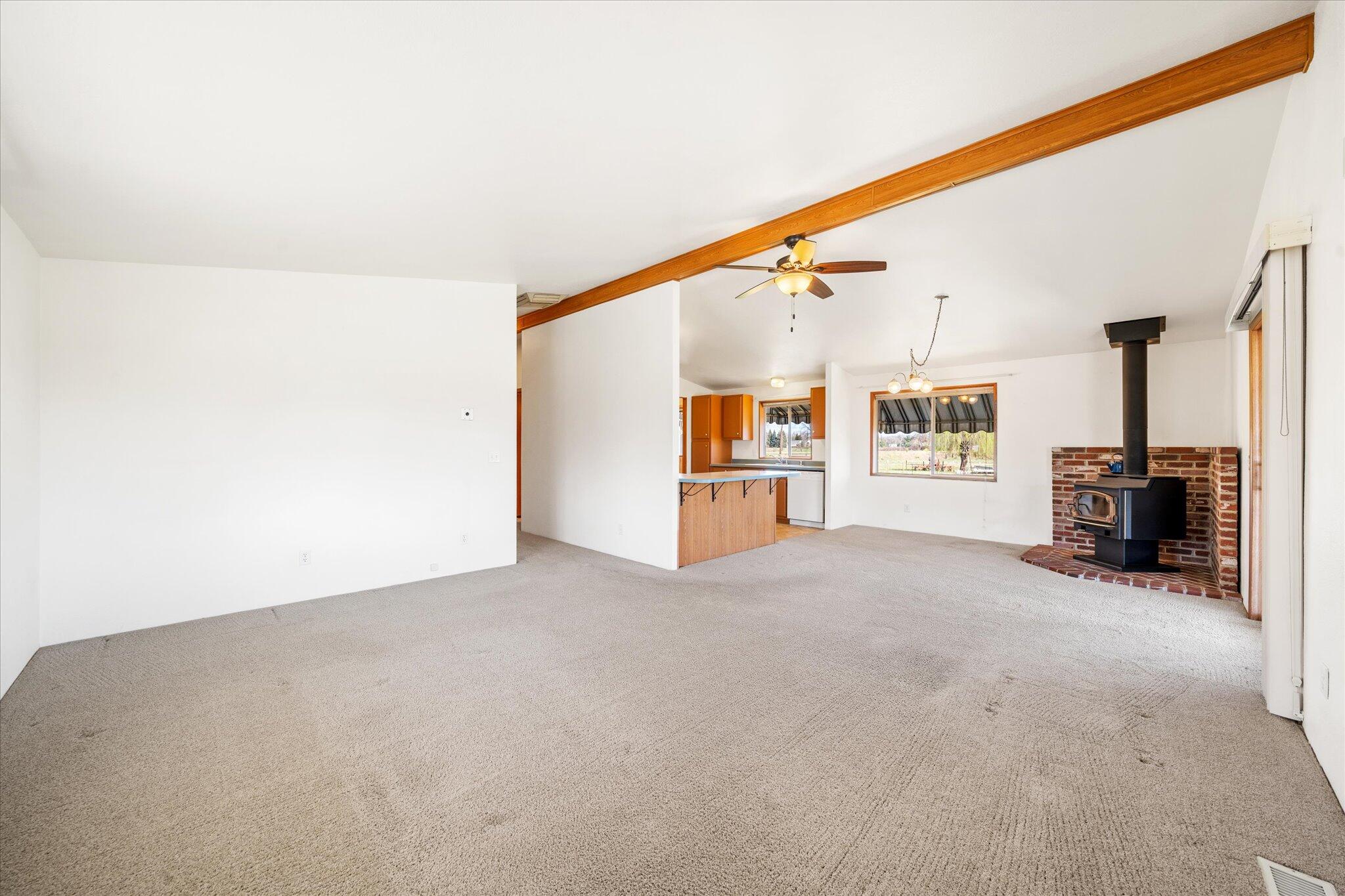 19301 Smith Road Redding, CA 96002 - Photo 28 of 62 34-BiggerFlow Real Estate Media-33