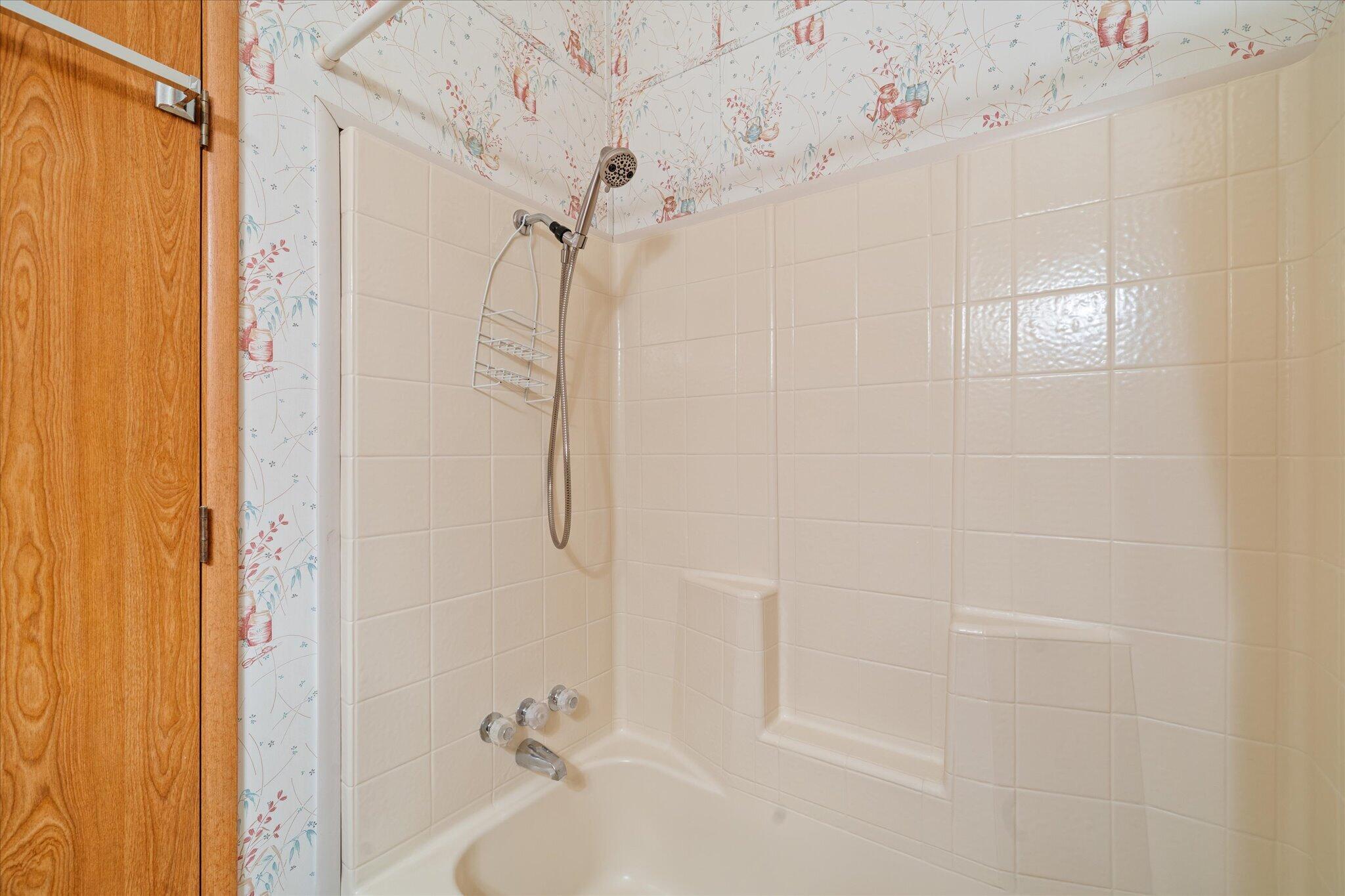19301 Smith Road Redding, CA 96002 - Photo 40 of 62 49-BiggerFlow Real Estate Media-48