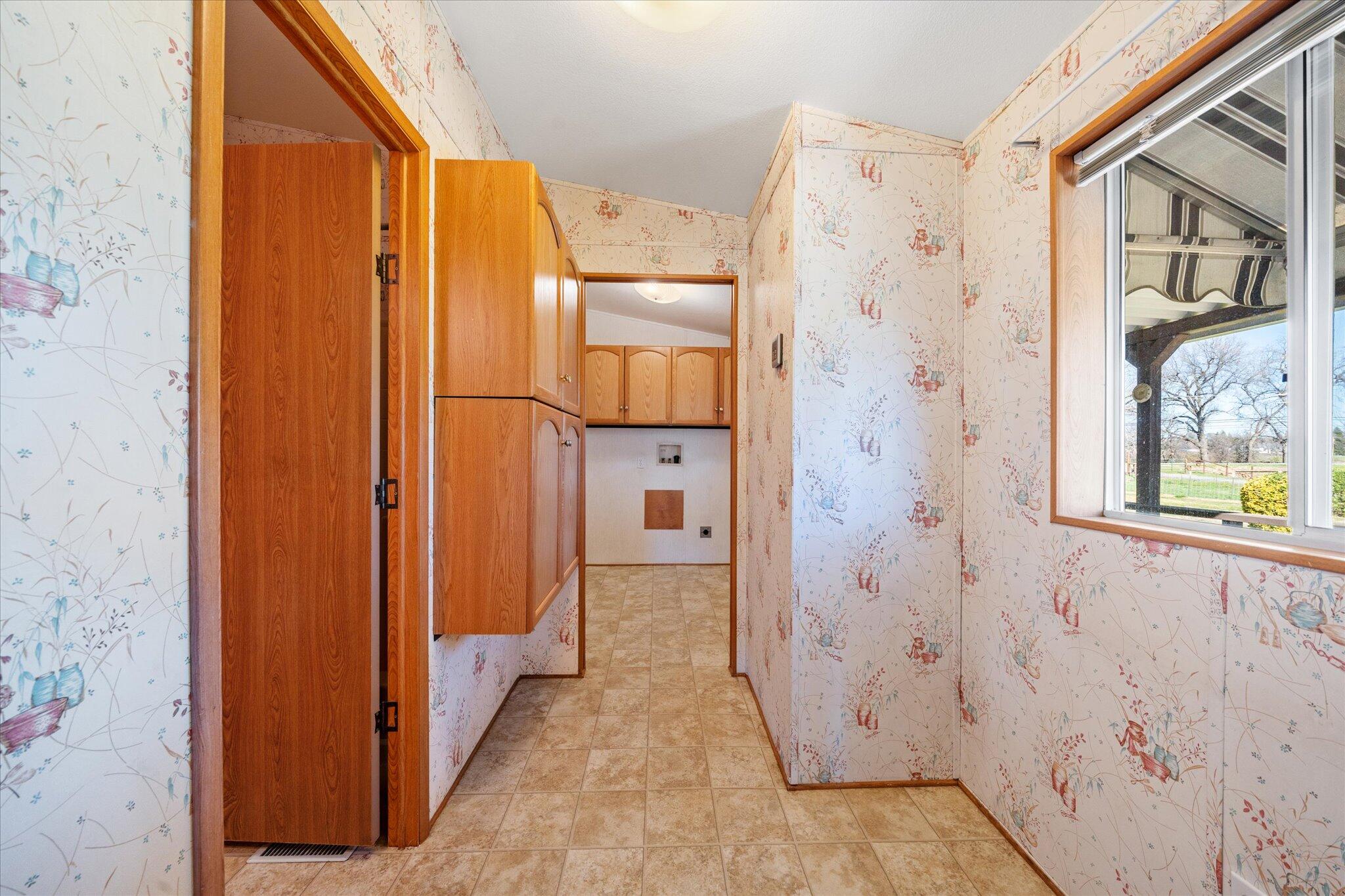 19301 Smith Road Redding, CA 96002 - Photo 41 of 62 50-BiggerFlow Real Estate Media-49