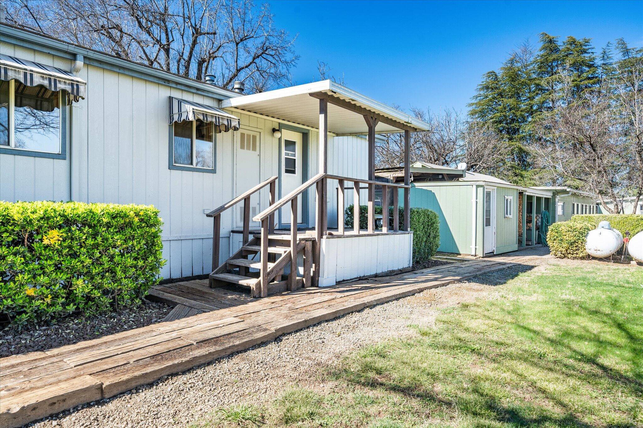 19301 Smith Road Redding, CA 96002 - Photo 45 of 62 55-BiggerFlow Real Estate Media-54
