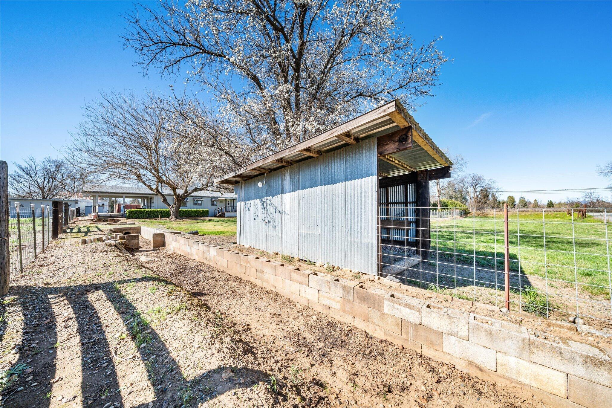 19301 Smith Road Redding, CA 96002 - Photo 48 of 62 59-BiggerFlow Real Estate Media-58