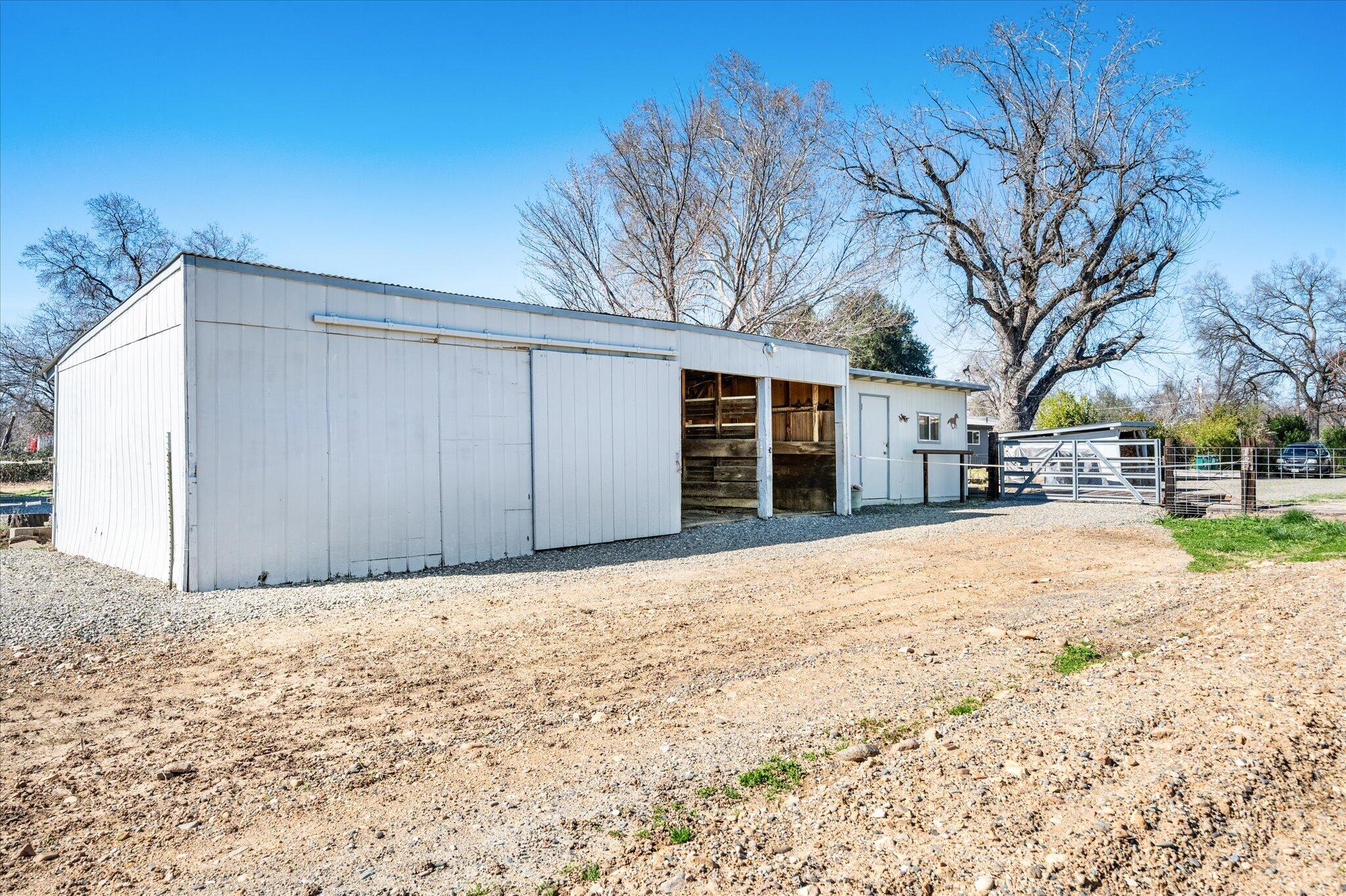 19301 Smith Road Redding, CA 96002 - Photo 50 of 62 62-BiggerFlow Real Estate Media-61