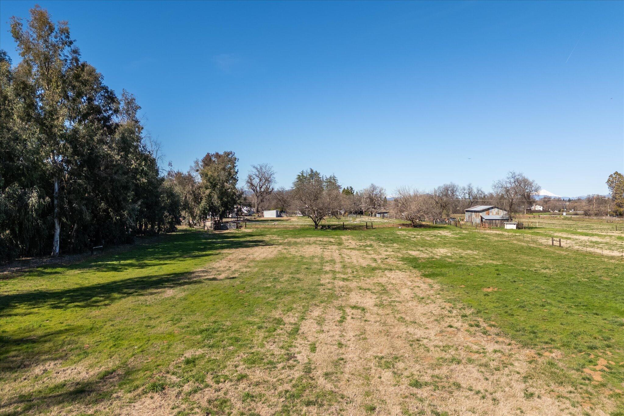 19301 Smith Road Redding, CA 96002 - Photo 54 of 62 67-BiggerFlow Real Estate Media-66