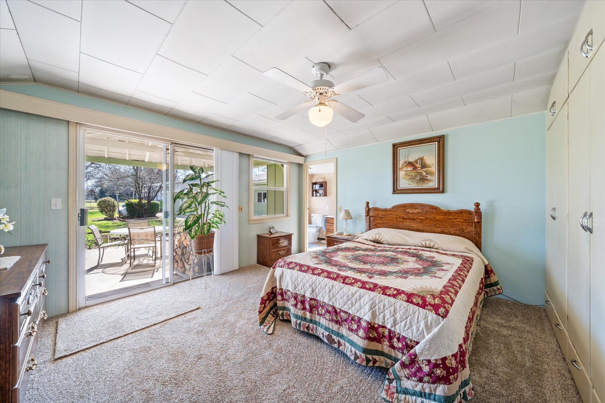 19301 Smith Road Redding, CA 96002 - Photo 10 of 62 13-BiggerFlow Real Estate Media-12