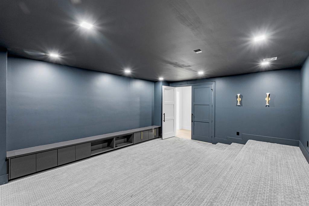 13032 Copenhill Road Dallas, TX 75240 - Photo 25 of 40 a view of a projector room