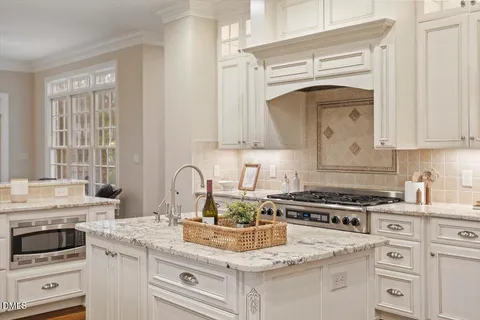 $1,850,000 | 1101 Walnut Hill Drive, Hillsborough, NC 27278