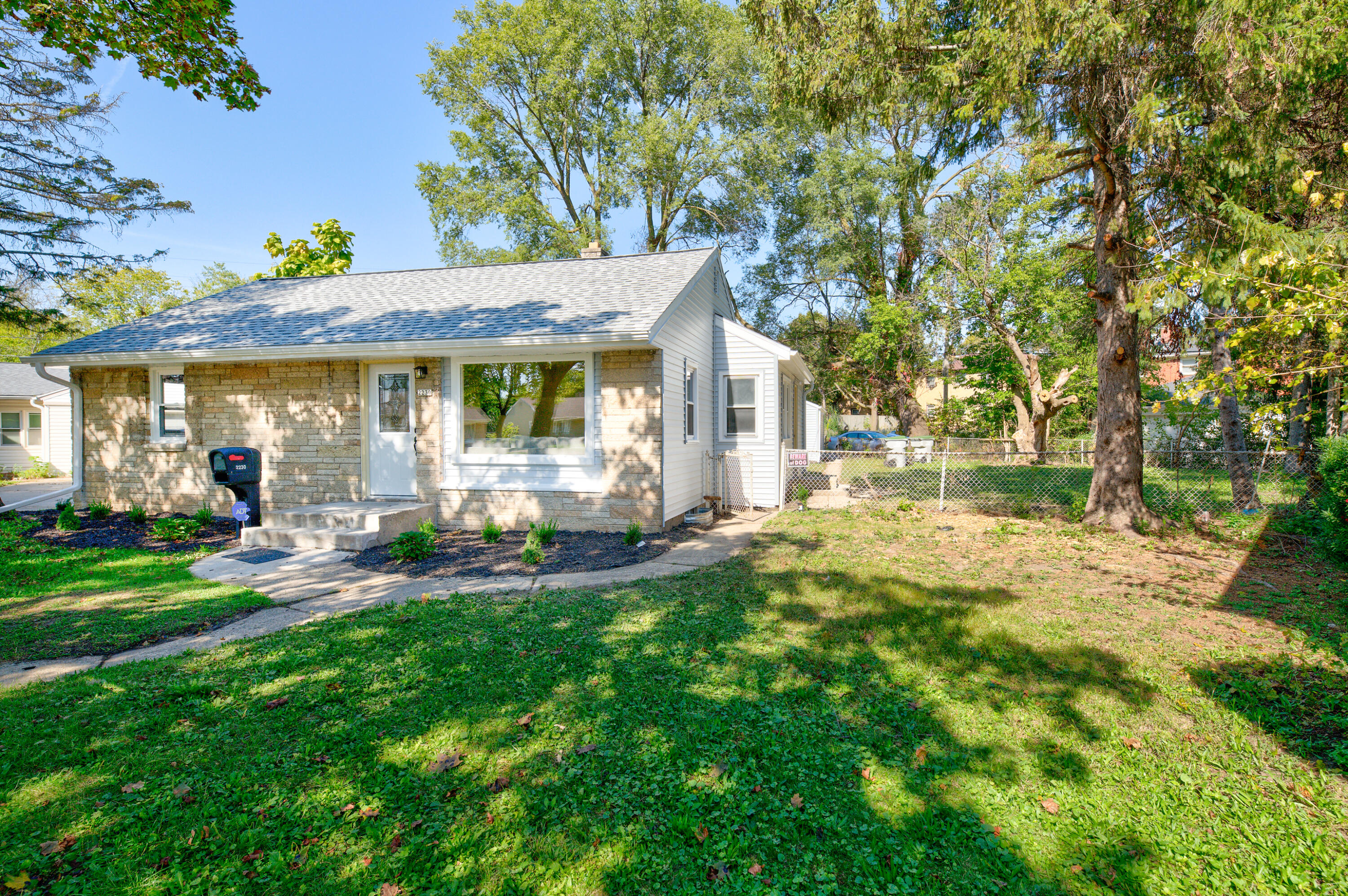 2230 West Neil Place Milwaukee, WI 53209 - Photo 14 of 59 _DSC0485_6_7