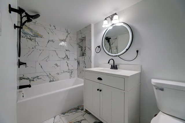 $222,900 | 2230 West Neil Place, Milwaukee, WI 53209