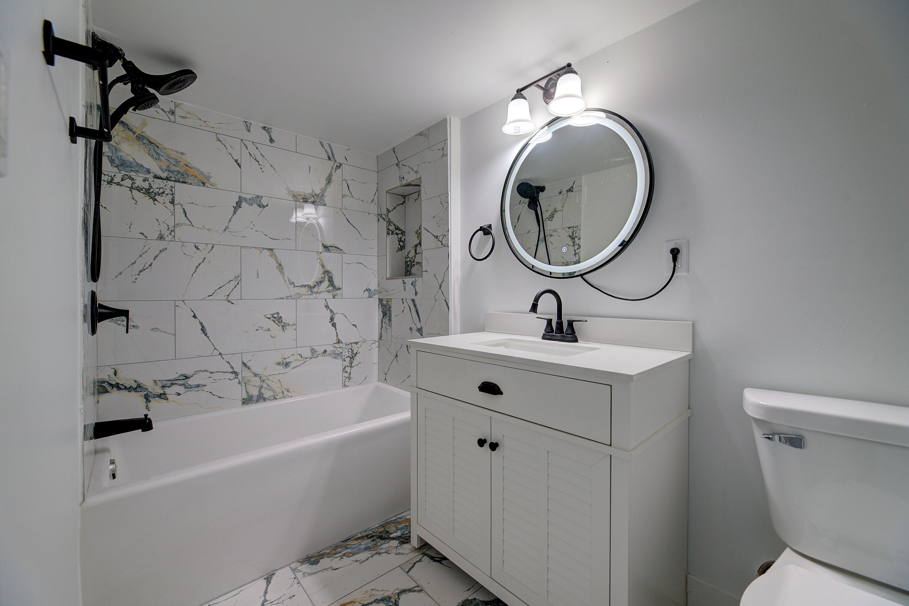 2230 West Neil Place Milwaukee, WI 53209 - Photo 54 of 59 _DSC8157_58_59_60_61