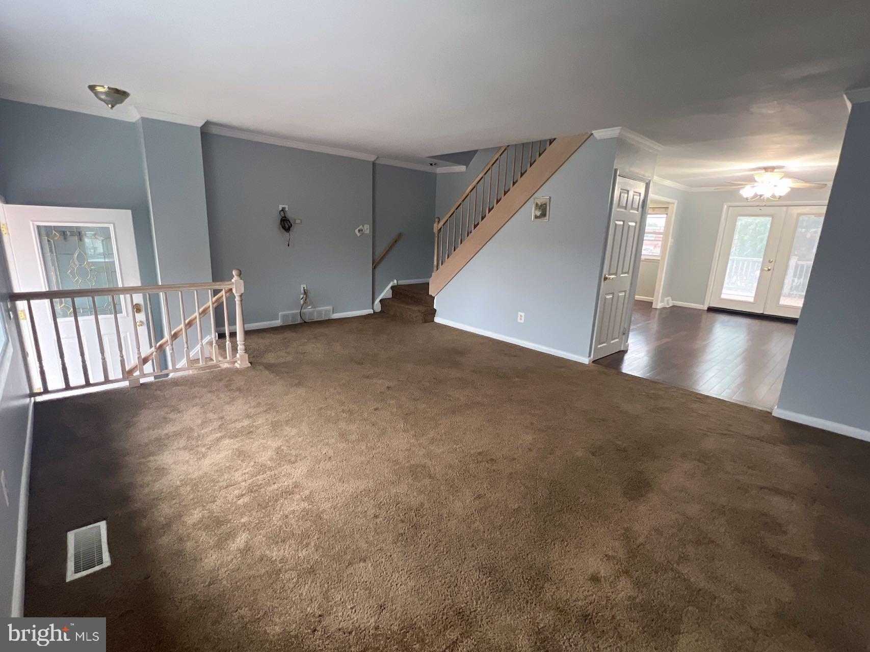 12437 Balston Road Philadelphia, PA 19154 - Photo 7 of 34 Living room