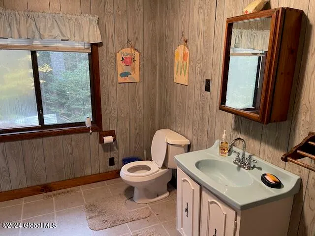 $495,000 | 2004 Hoffman Road, Schroon Lake, NY 12870