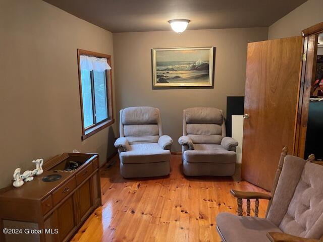 2004 Hoffman Road Schroon Lake, NY 12870 - Photo 8 of 45 chairs