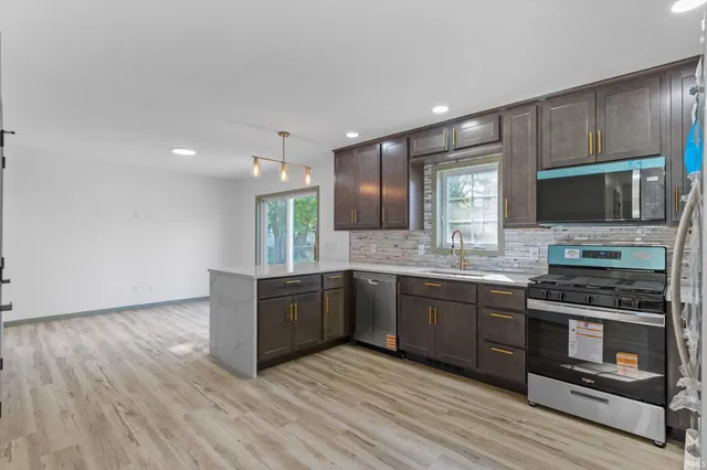 $344,900 | 2933 Colonial Drive, Mishawaka, IN 46544