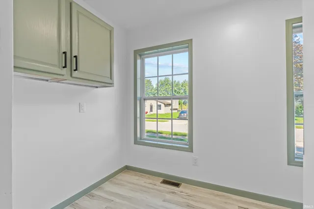 $344,900 | 2933 Colonial Drive, Mishawaka, IN 46544