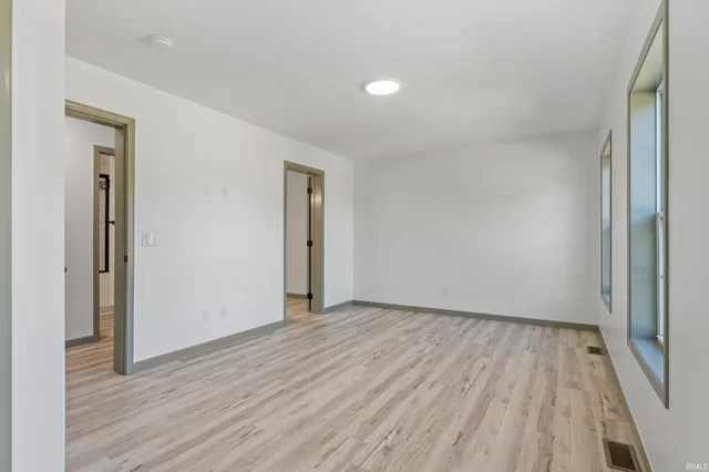 $344,900 | 2933 Colonial Drive, Mishawaka, IN 46544