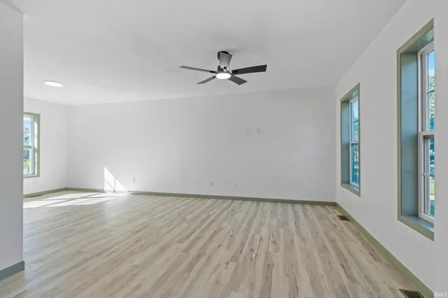 $344,900 | 2933 Colonial Drive, Mishawaka, IN 46544