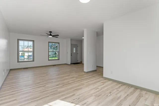 $344,900 | 2933 Colonial Drive, Mishawaka, IN 46544