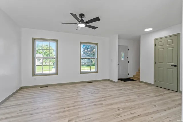 $344,900 | 2933 Colonial Drive, Mishawaka, IN 46544