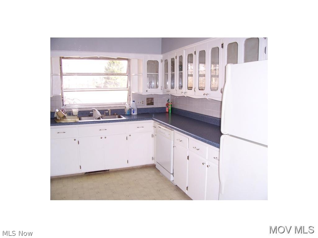 325 Federal Road Little Hocking, OH 45742 - Photo 3 of 19 kitchen