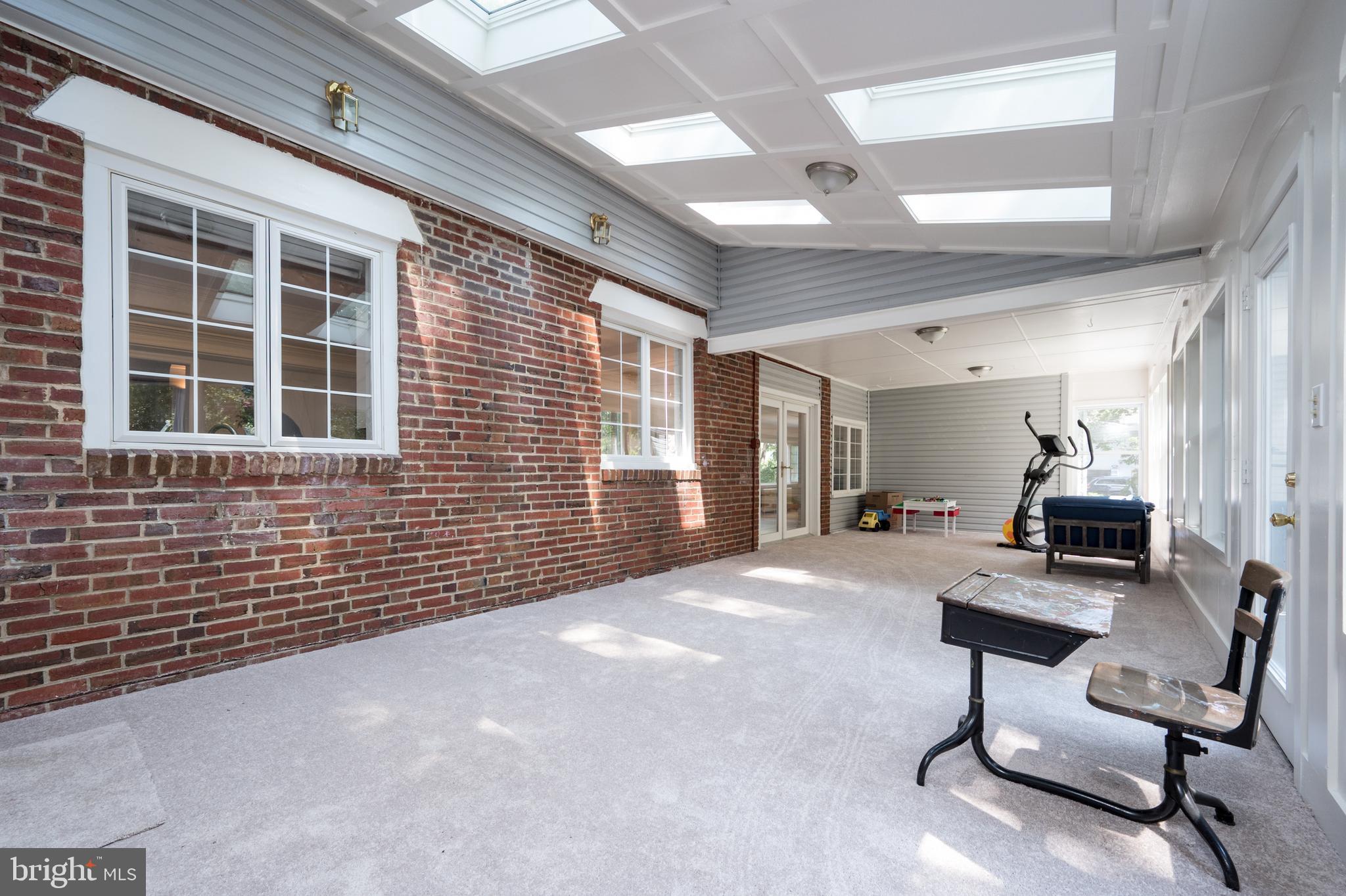 5911 Chesterbrook Road McLean, VA 22101 - Photo 31 of 81