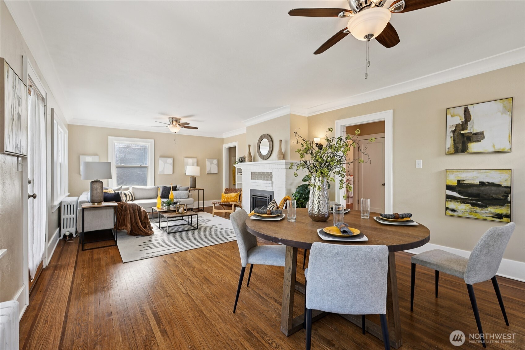 511 23rd Avenue East Seattle, WA 98112 - Photo 9 of 39 a view of a livingroom with furniture and a table