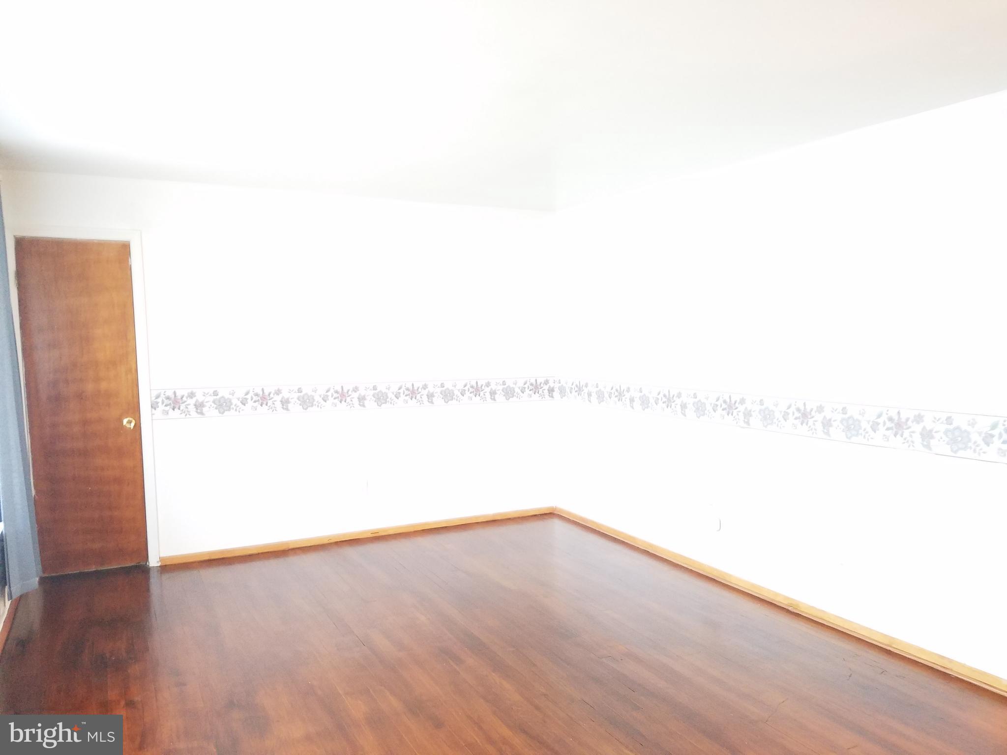 7910 Legation Road New Carrollton, MD 20784 - Photo 3 of 26 Living Room