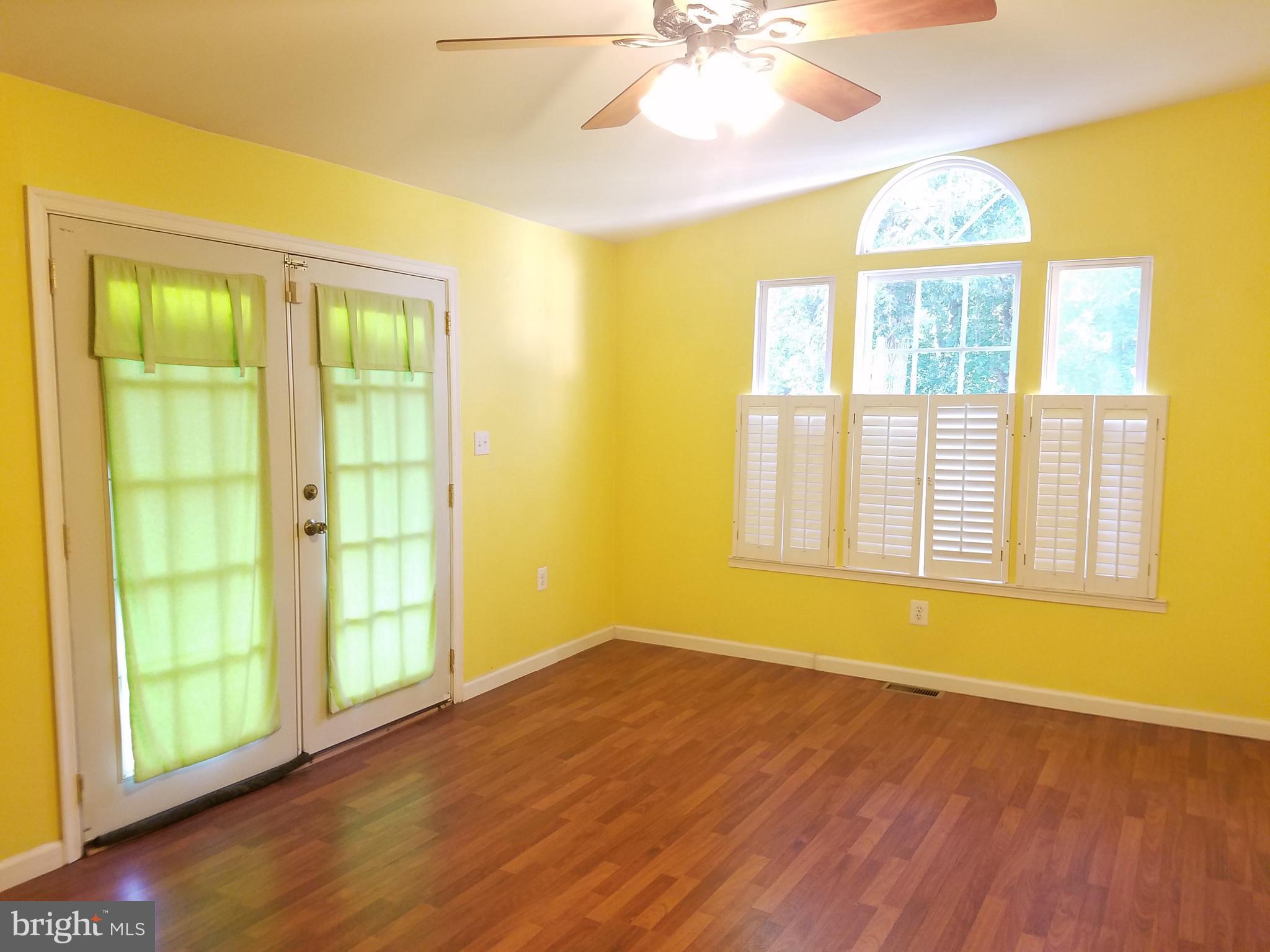7910 Legation Road New Carrollton, MD 20784 - Photo 5 of 26 Sitting / Family Room