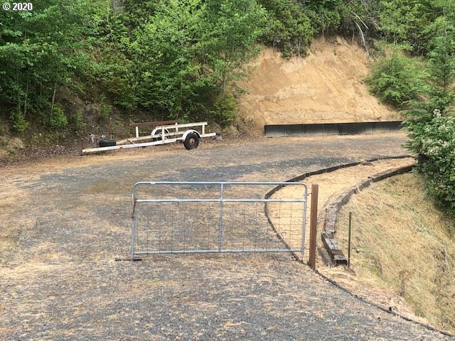 69258 Caleb Road North Bend, OR 97459 - Photo 11 of 29 Gallery Image 11