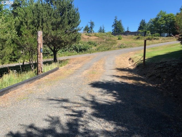 69258 Caleb Road North Bend, OR 97459 - Photo 3 of 29 Gallery Image 3