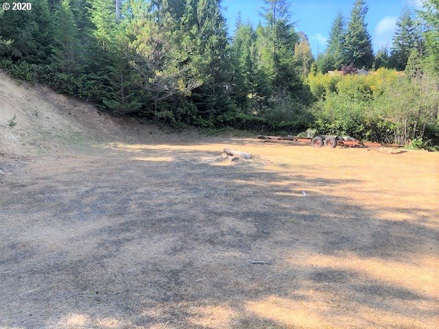 69258 Caleb Road North Bend, OR 97459 - Photo 8 of 29 Gallery Image 8