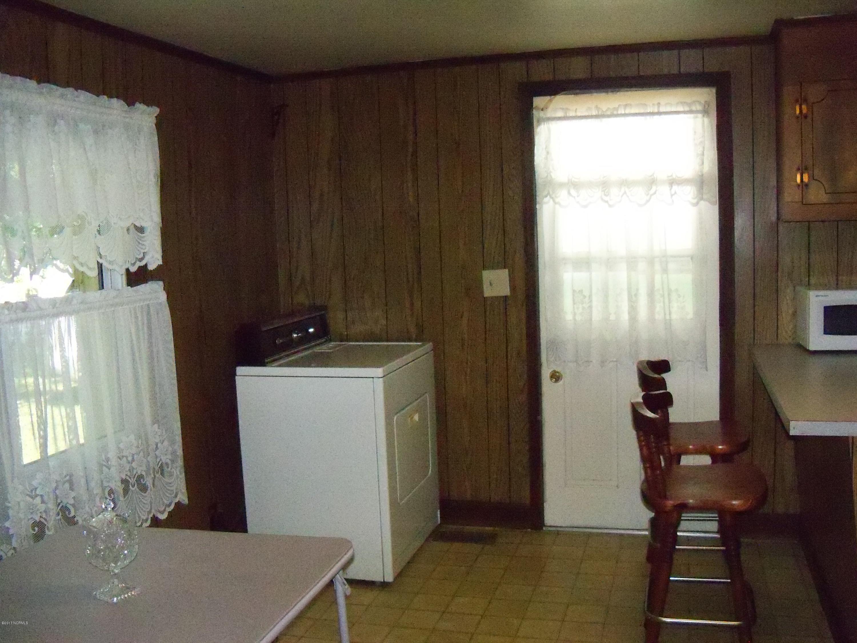 100 Butler Ford Road Vanceboro, NC 28586 - Photo 7 of 18 Kitchen