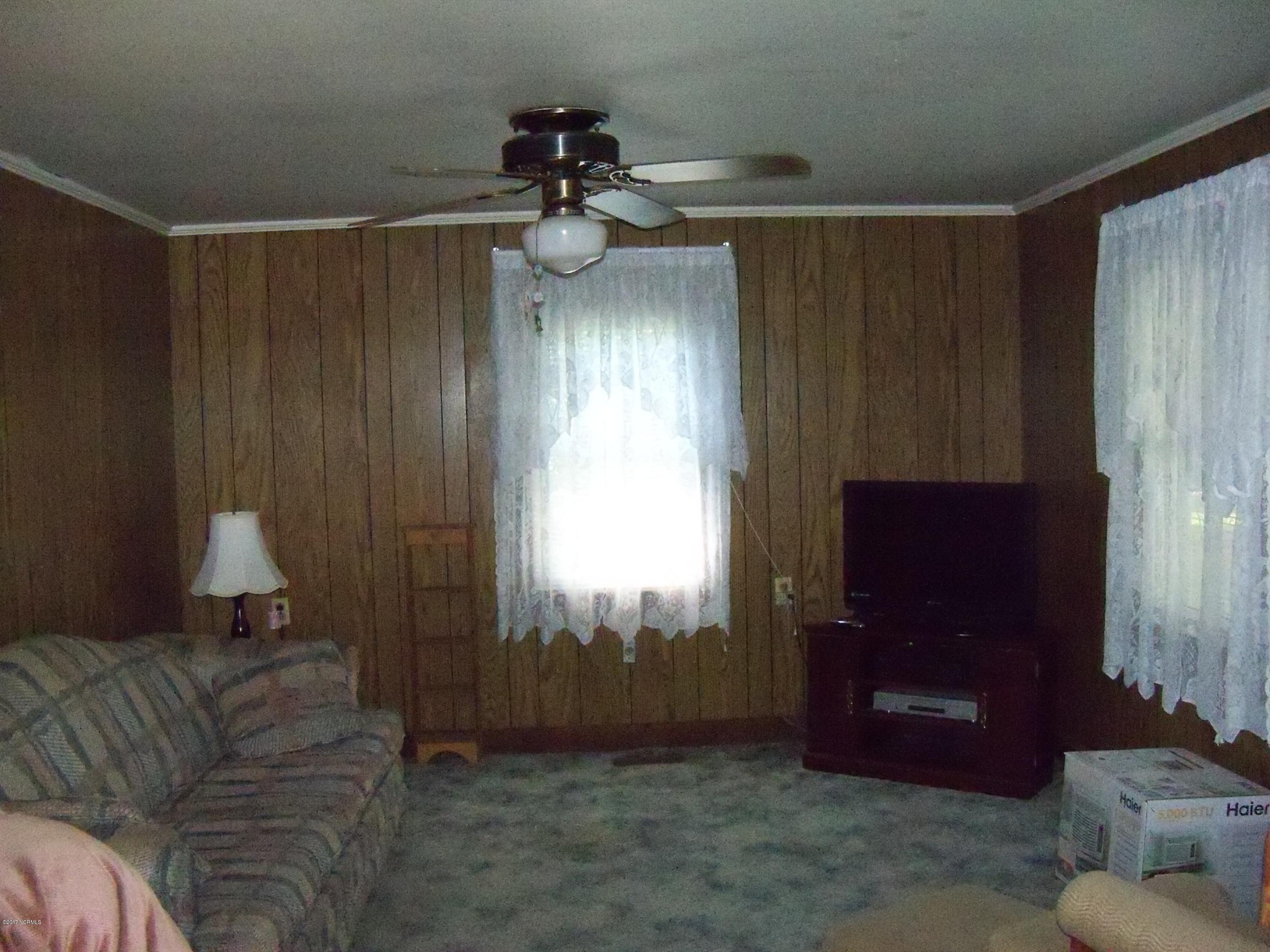 100 Butler Ford Road Vanceboro, NC 28586 - Photo 8 of 18 Living Room
