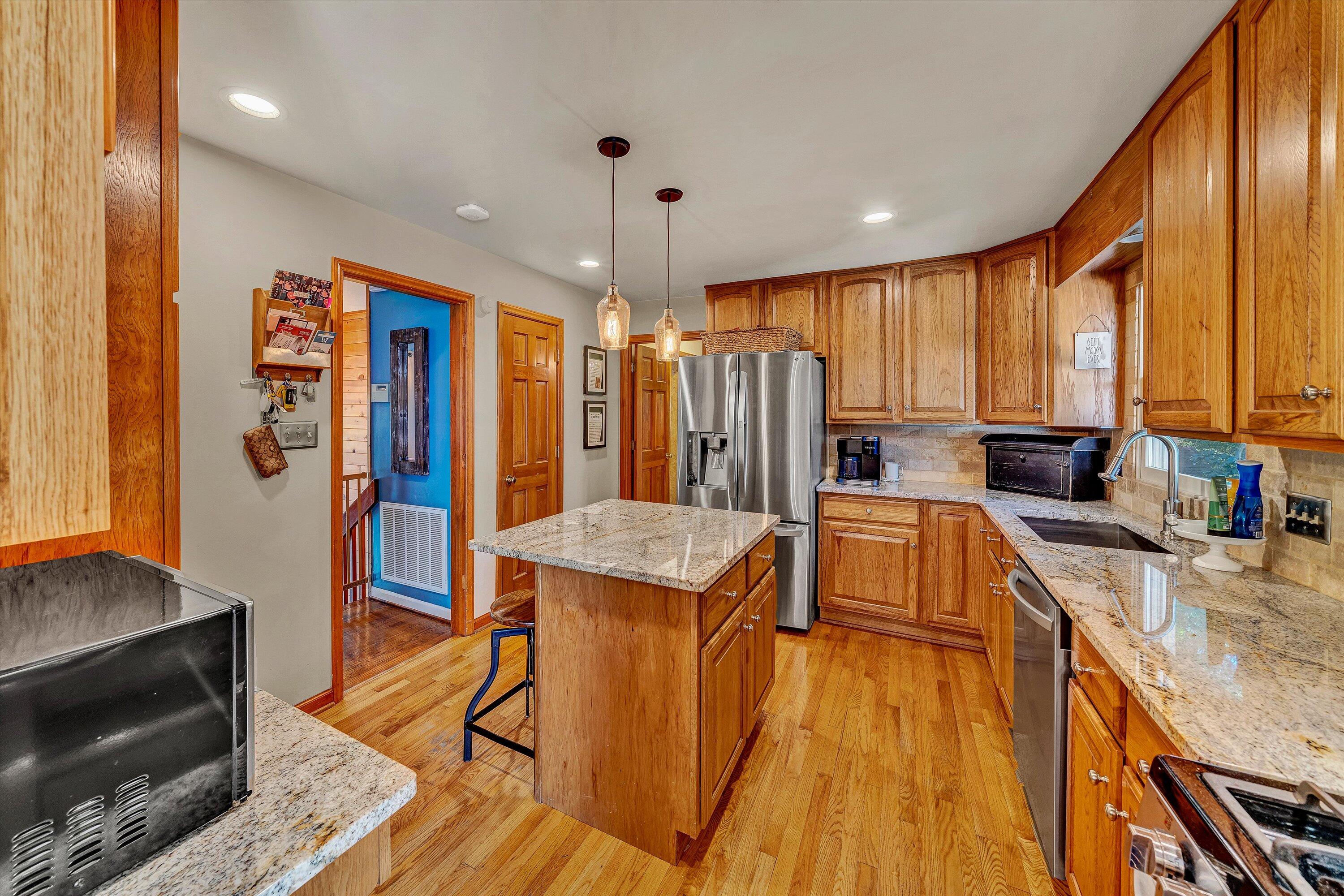 5217 Lipps Road Roanoke, VA 24018 - Photo 11 of 40 11-VM-04205