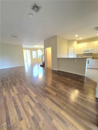 $2,250 | 10210 Tin Maple Drive, Unit 133, Estero, FL 33928