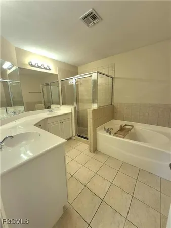 $2,250 | 10210 Tin Maple Drive, Unit 133, Estero, FL 33928