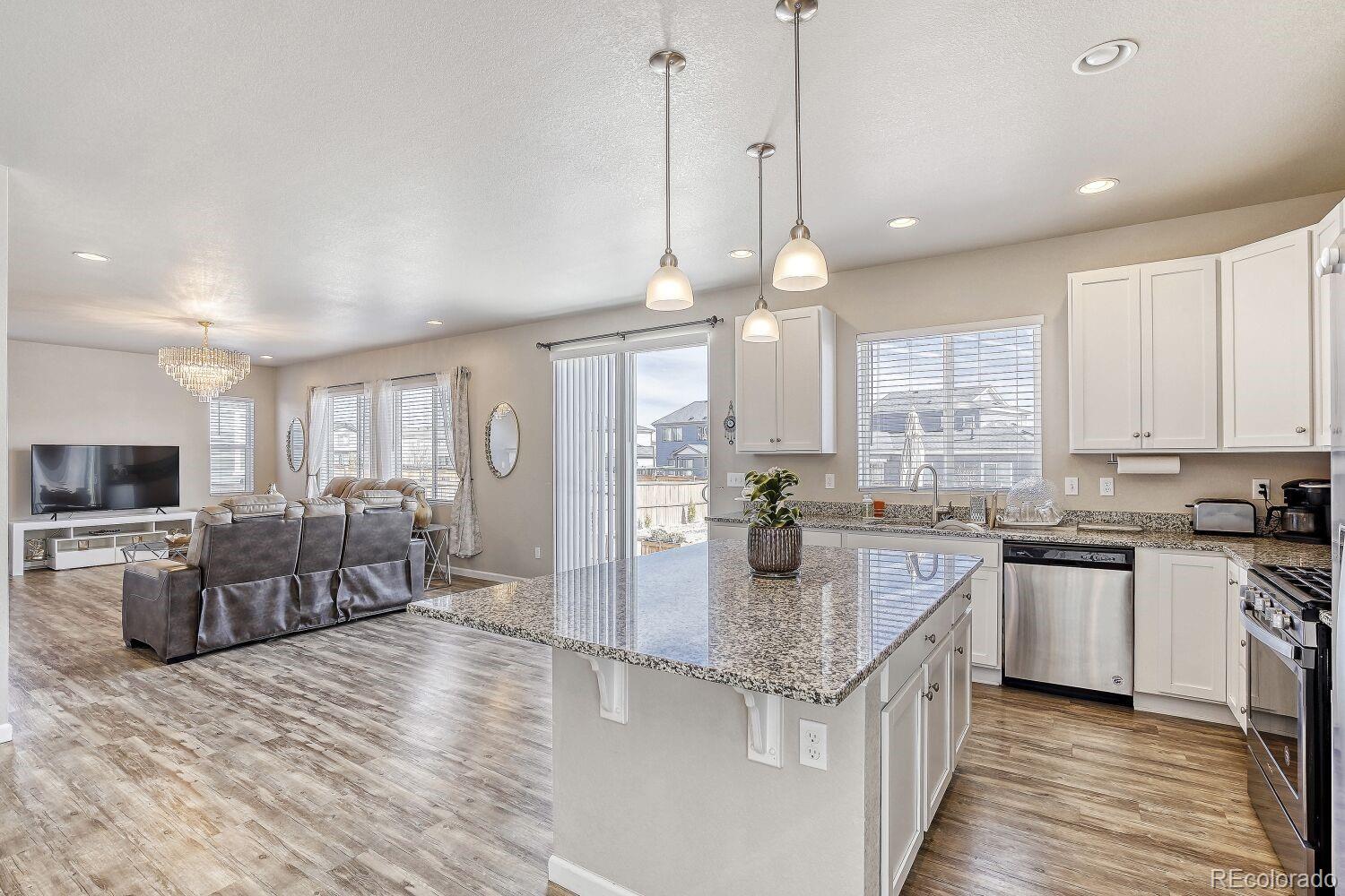 11748 Oneida Street Thornton, CO 80233 - Photo 12 of 32