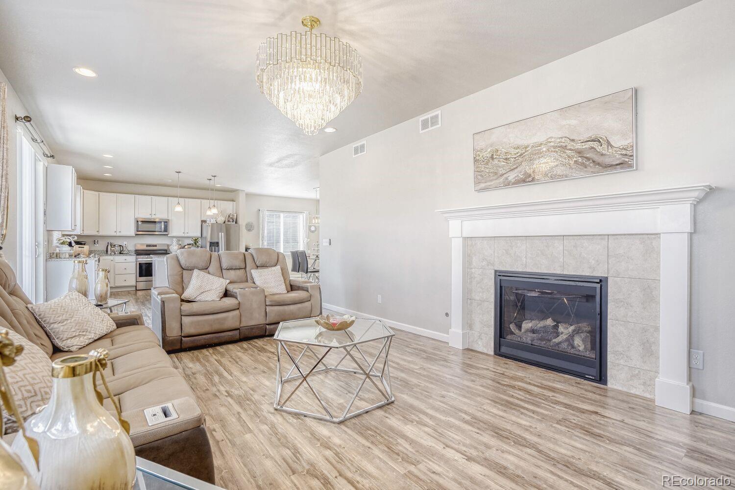 11748 Oneida Street Thornton, CO 80233 - Photo 7 of 29