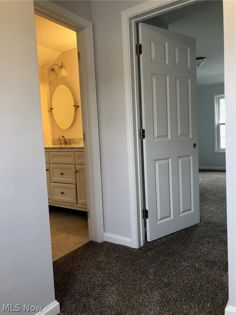 5447 Summit Road Cleveland, OH 44124 - Photo 12 of 25